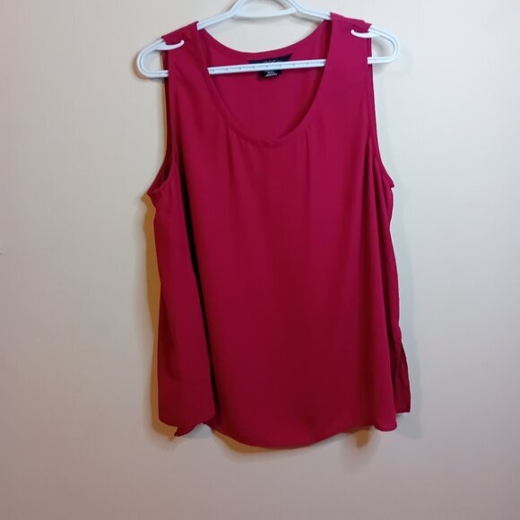 NWOT Michel Studio Sheer Cranberry Sleeveless Blouse Size 18 - Picture 3 of 11